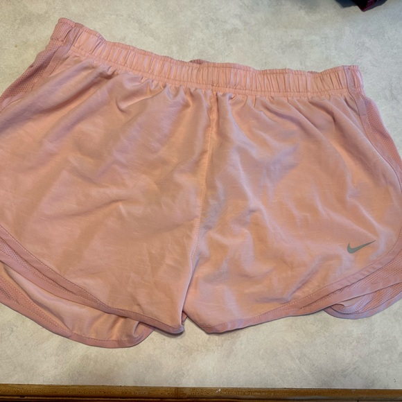 Brand New Women’s Pink Nike Athletic Shorts XL - Picture 1 of 3